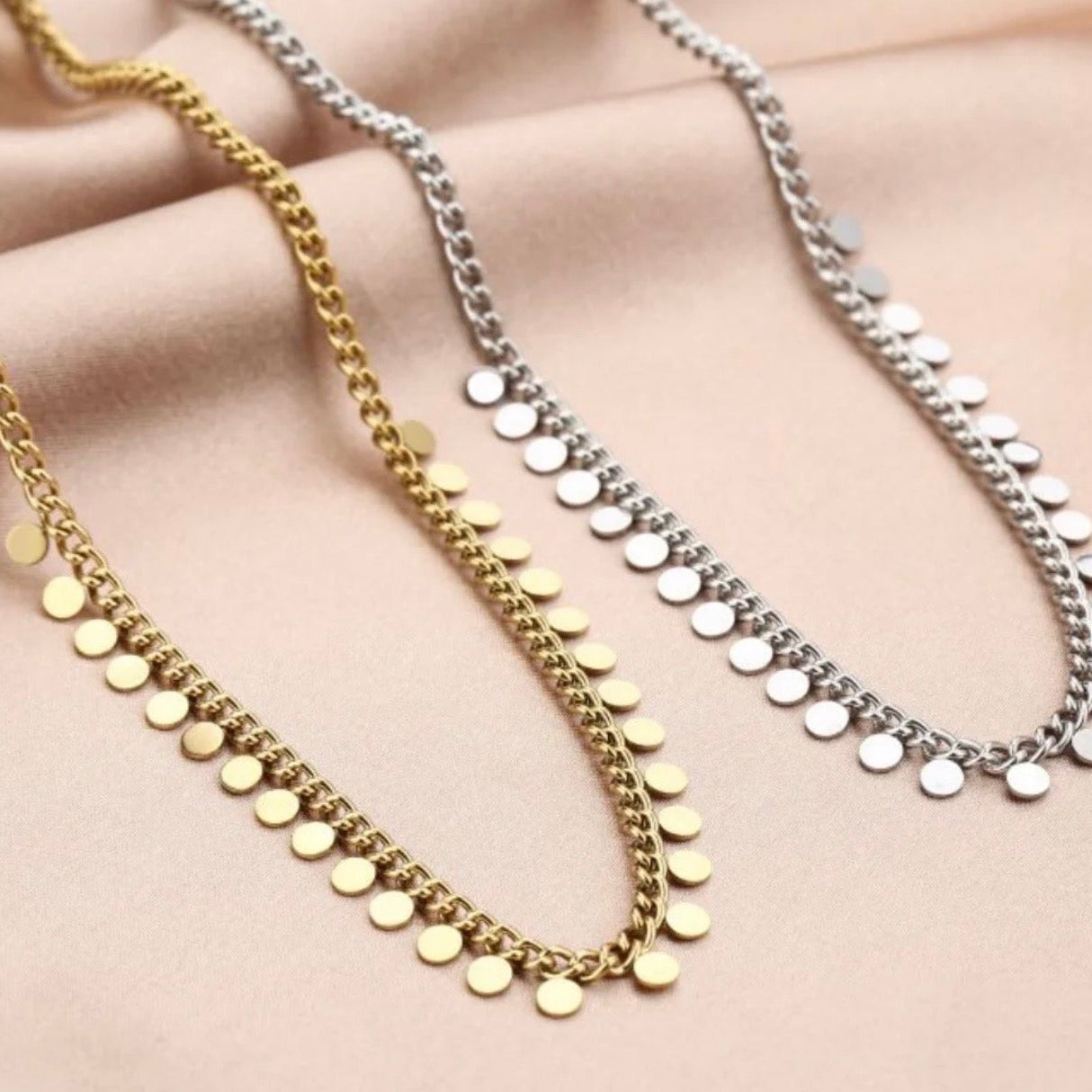Infinity Necklace Gold