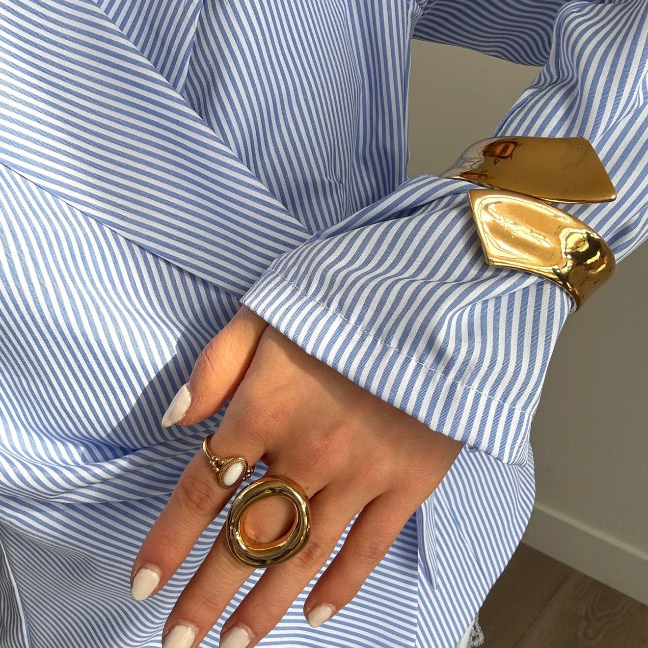 Viona Bangle Gold