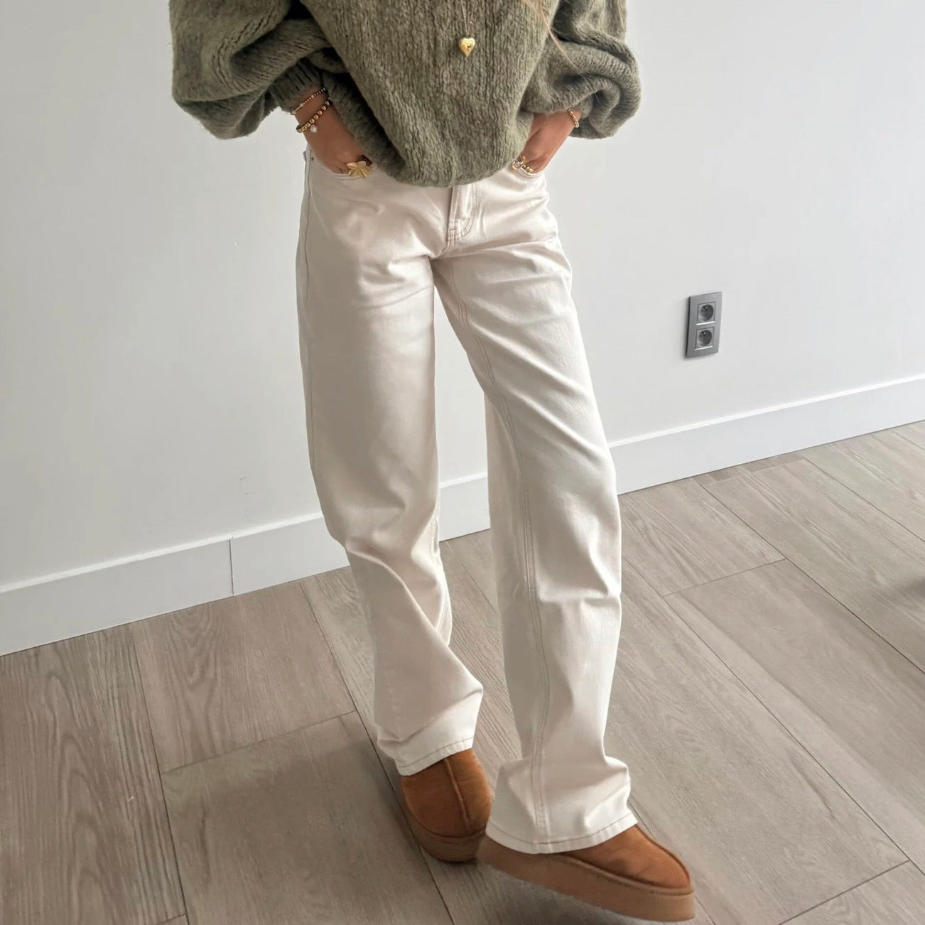Mid Waist Straight Leg Jeans Beige