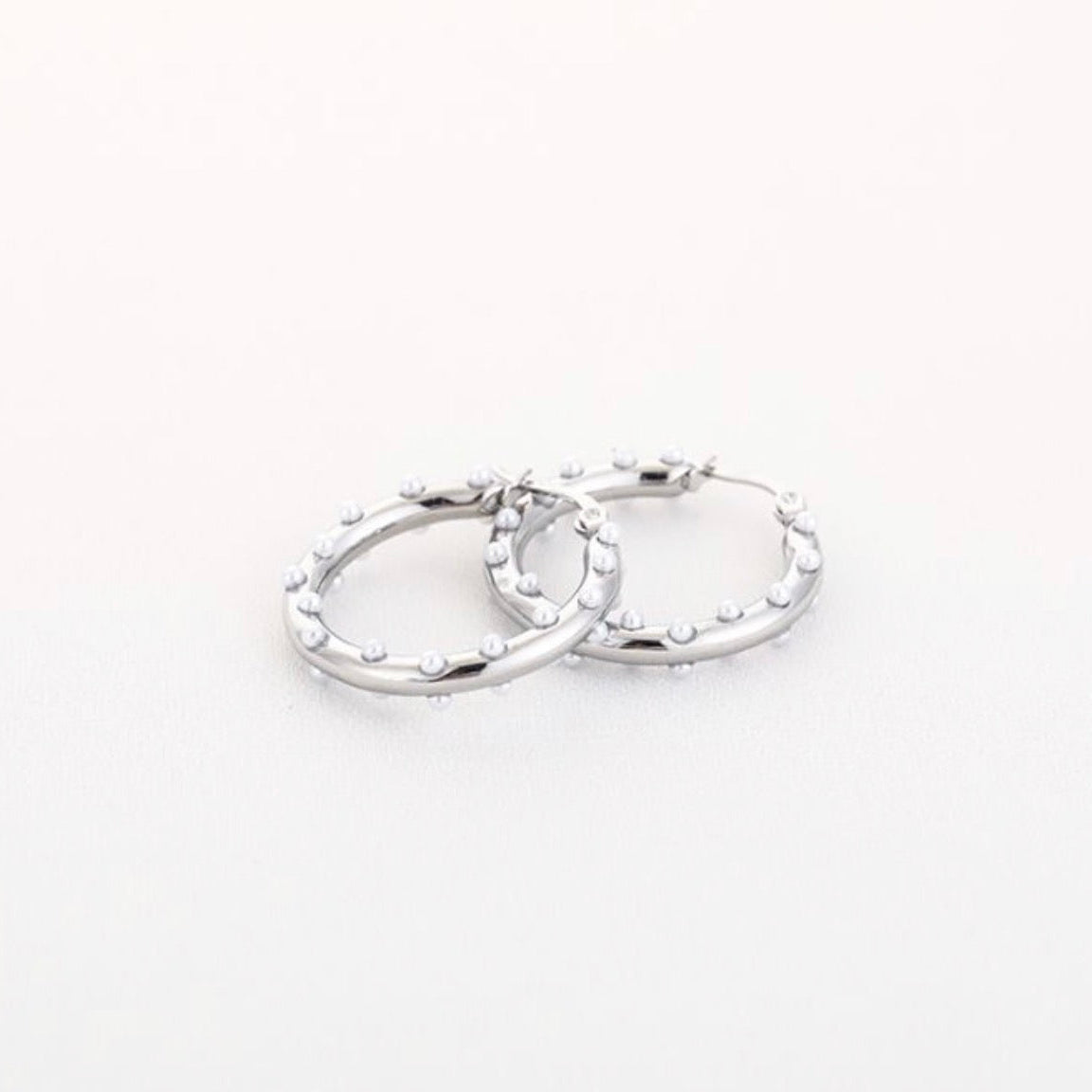 Mini Pearls Hoop Earring Silver