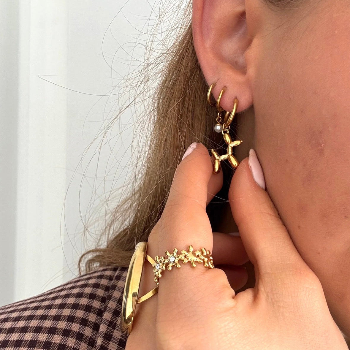 Balloon Dog Earrings Gold