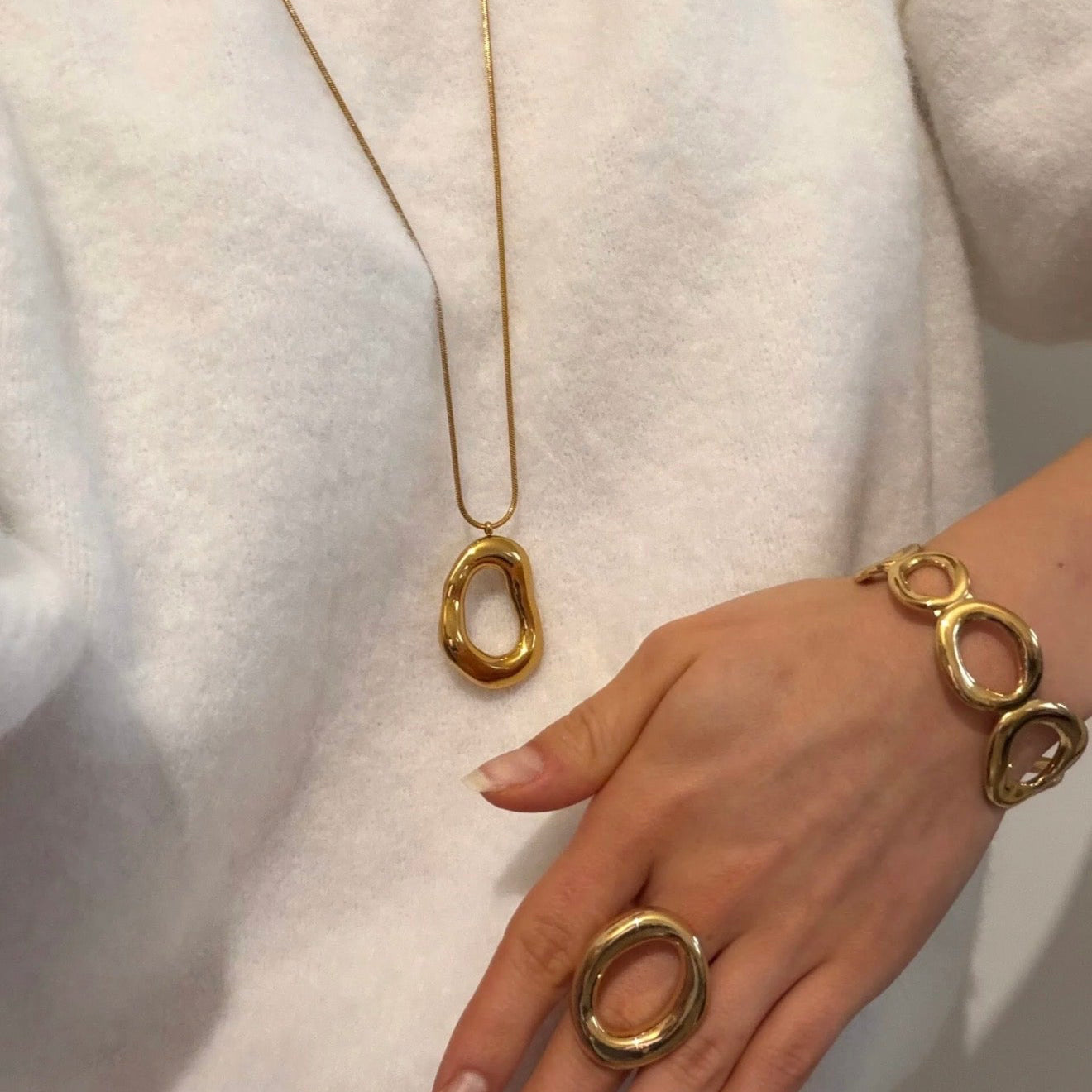 Long Hoop Necklace Gold