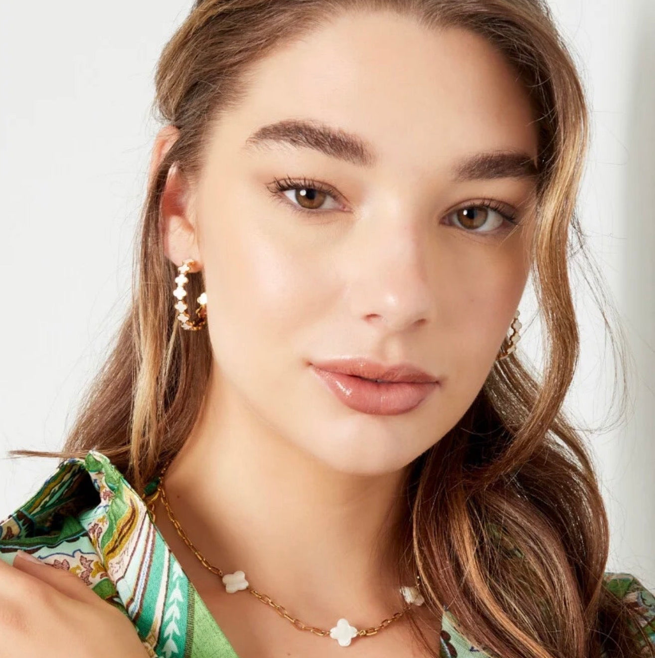 White Clover Earrings Gold