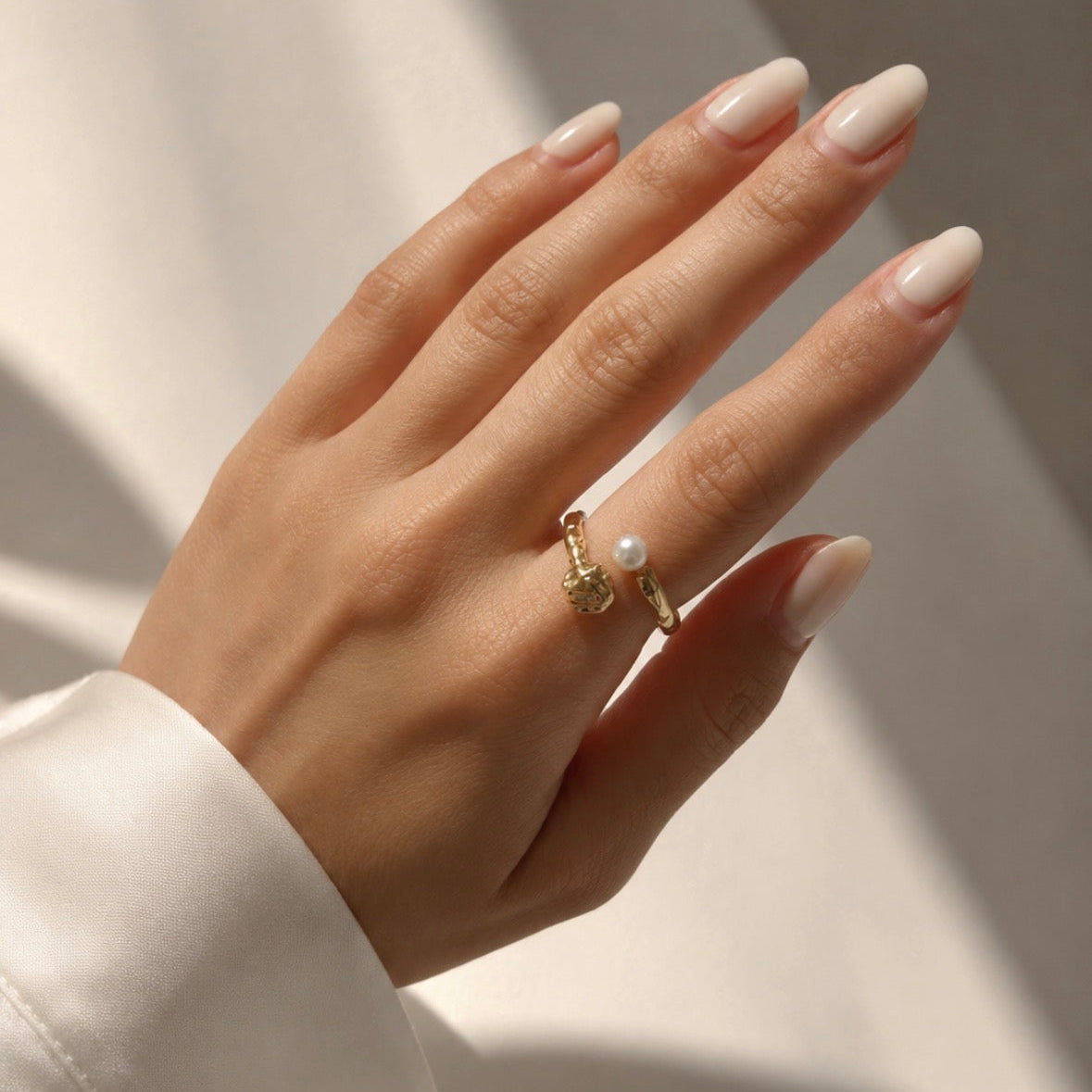 Dot & Pearl  Ring Gold