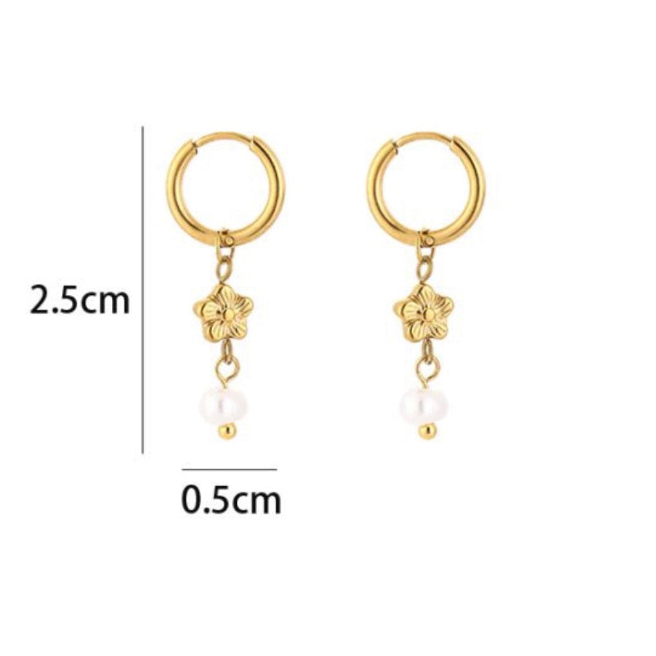 Pearl and cute Flower Earrings Gold