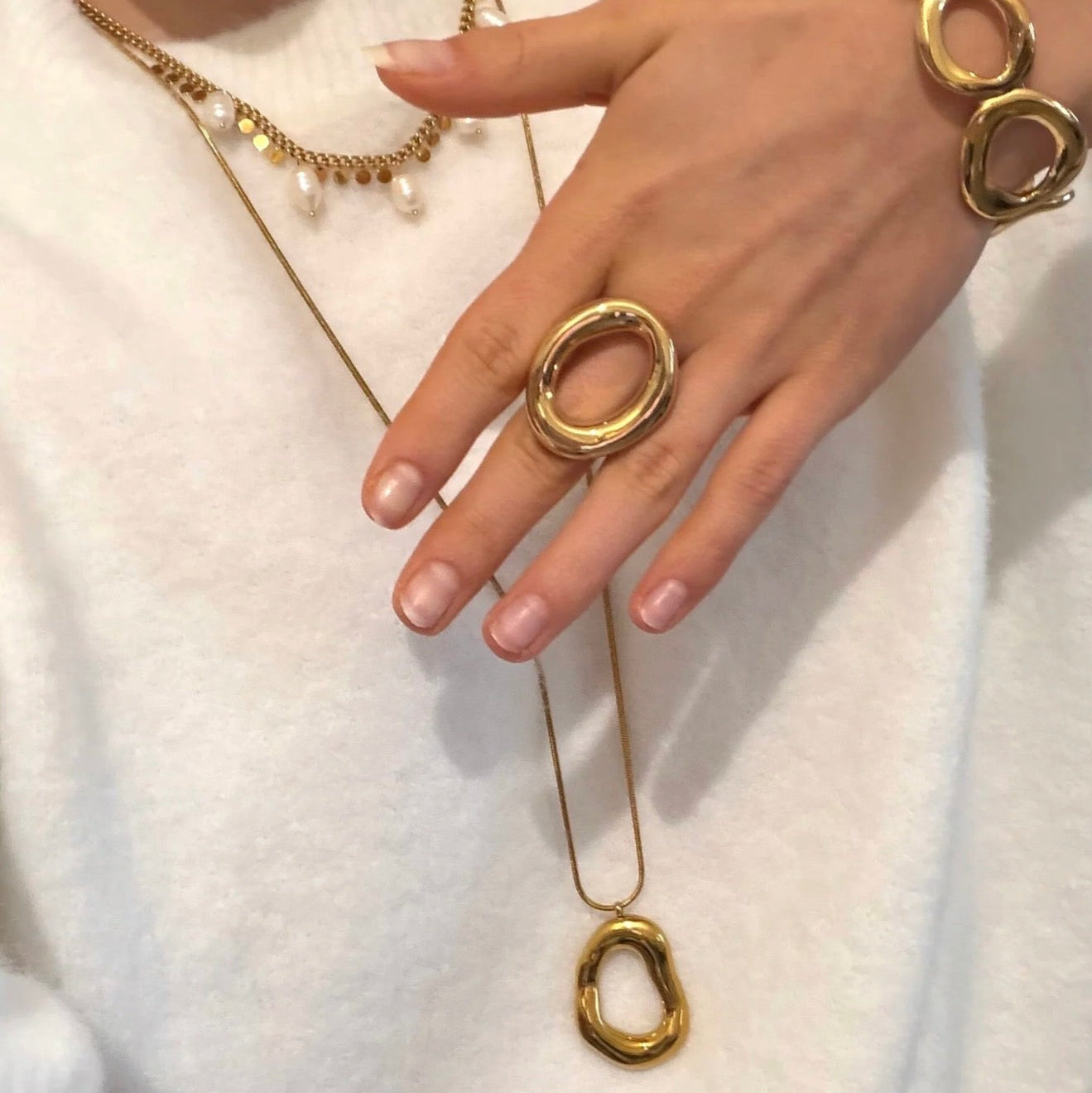 Long Hoop Necklace Gold