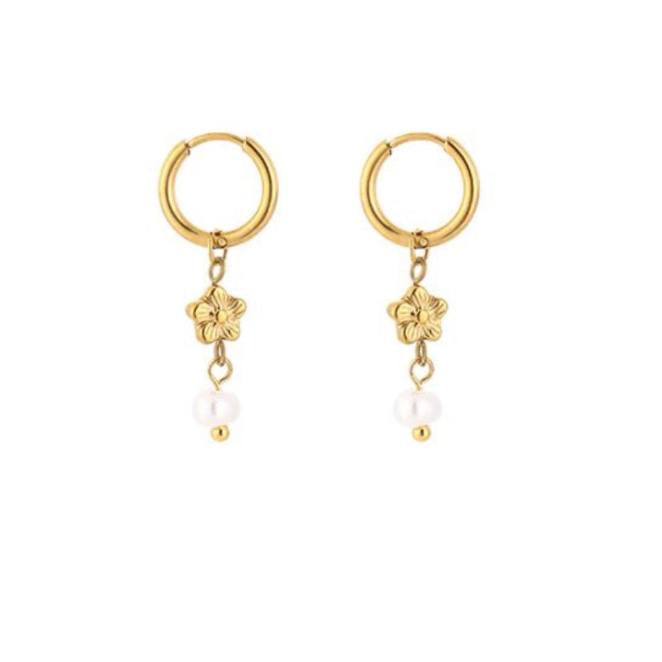 Pearl and cute Flower Earrings Gold
