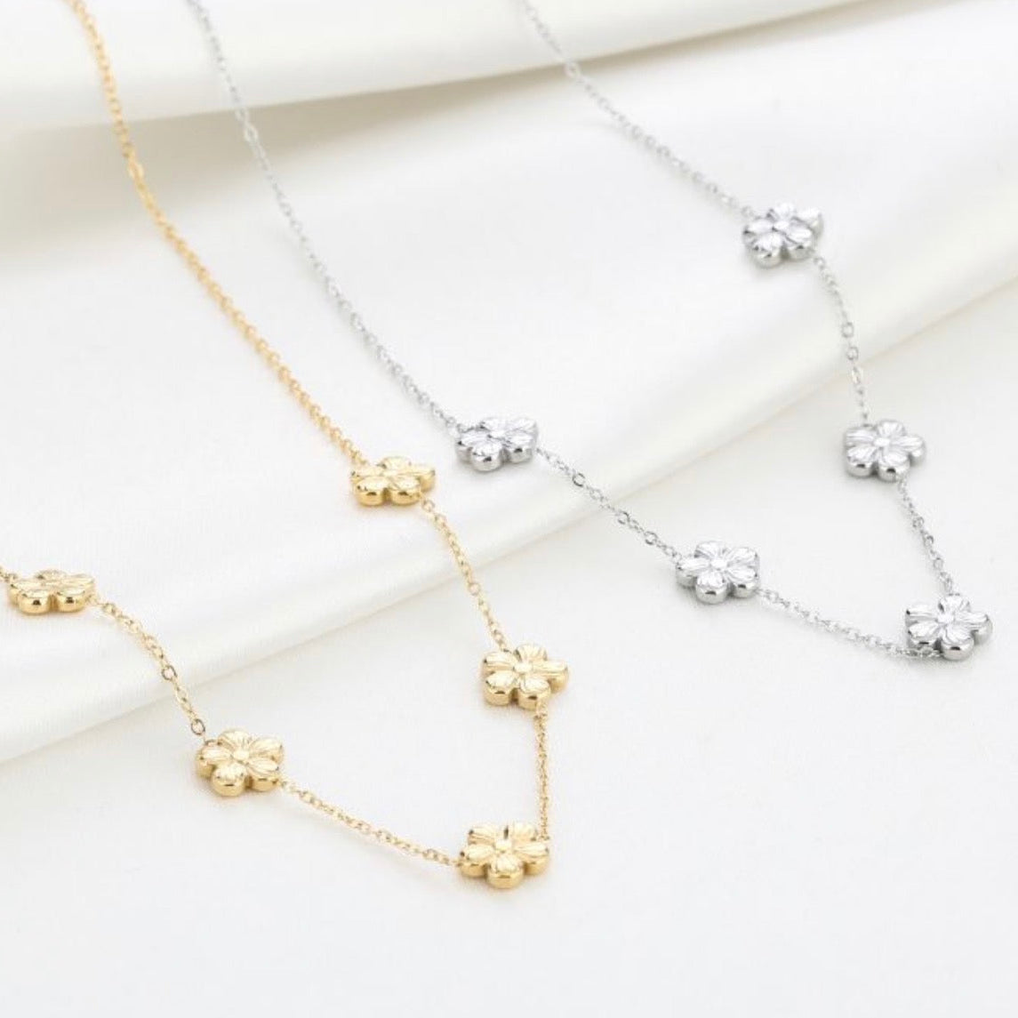 Multi Flower Necklace Silver