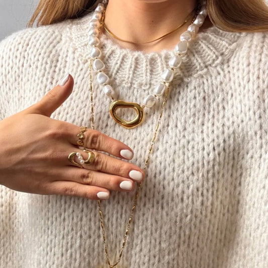 Statement Hoop Necklace Gold