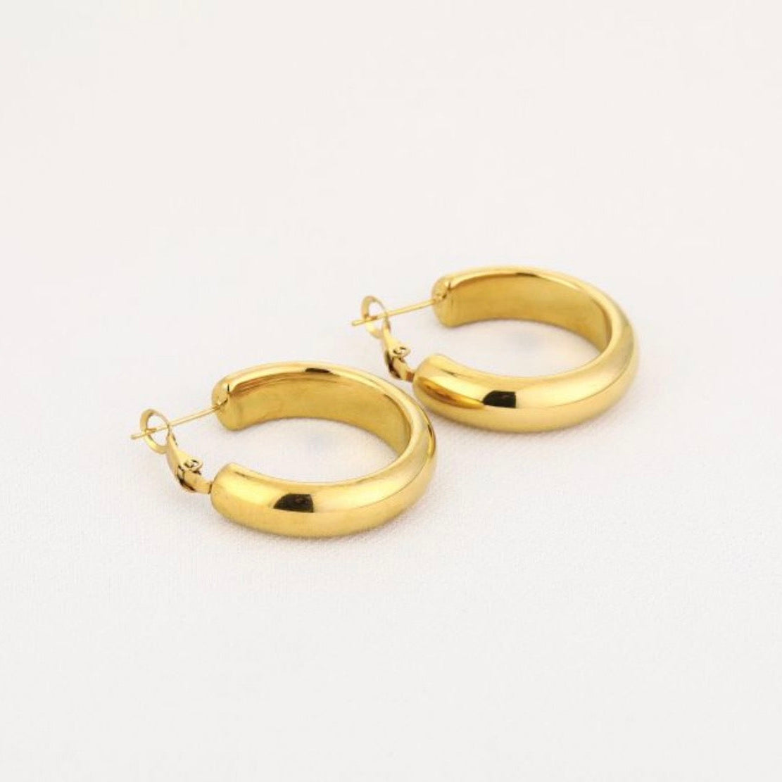 Elisa Hoops Gold