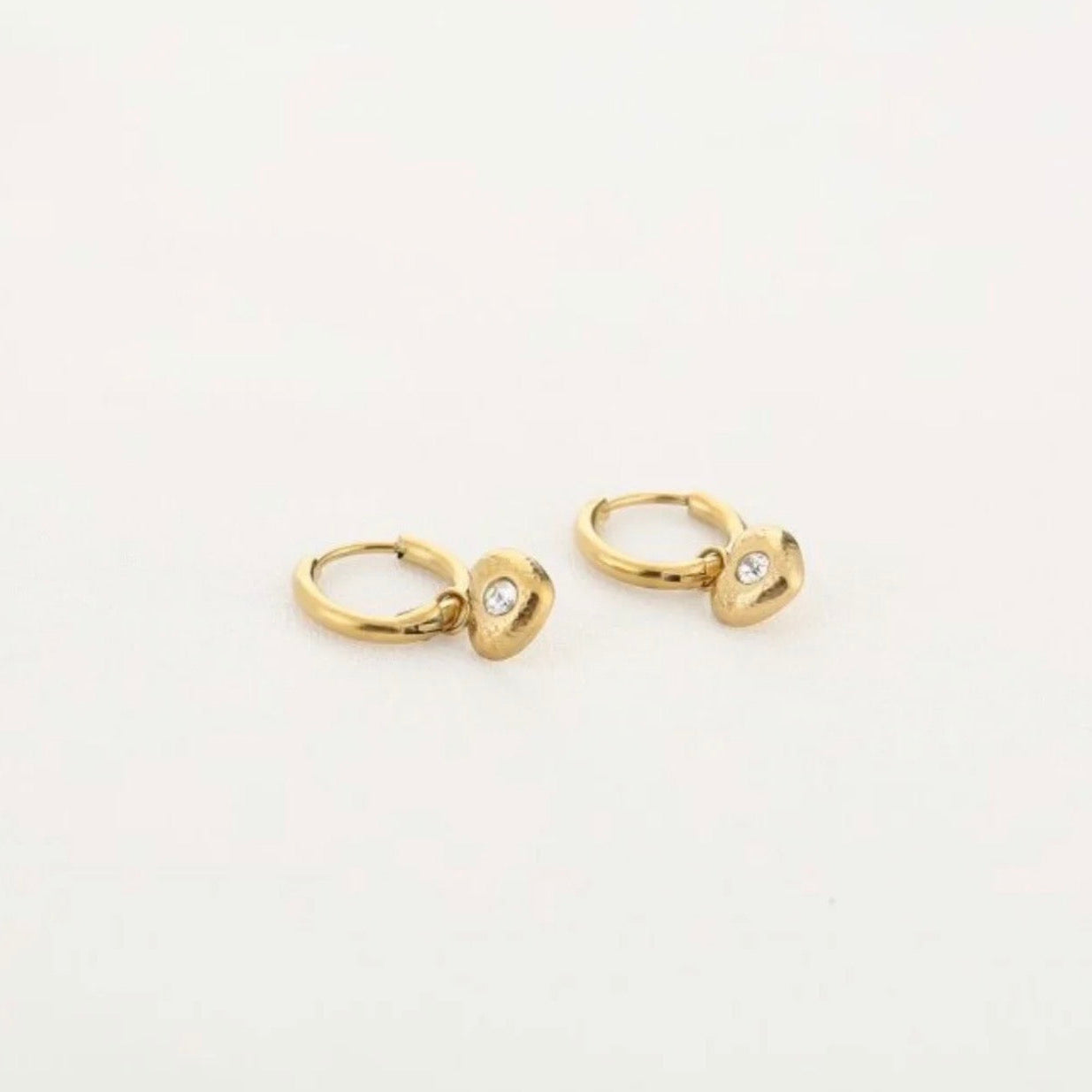Mini sparkle Heart Earrings Gold