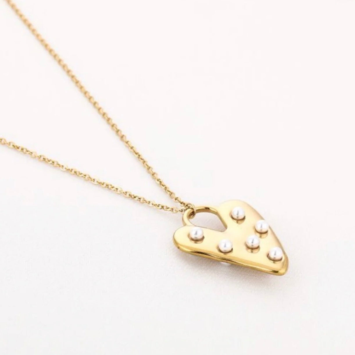 Long Paradise Heart Necklace Gold