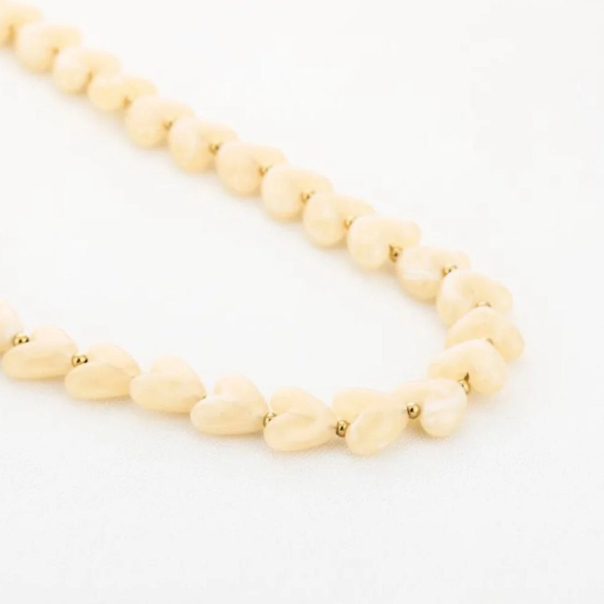 Hearts Pearls Necklace White