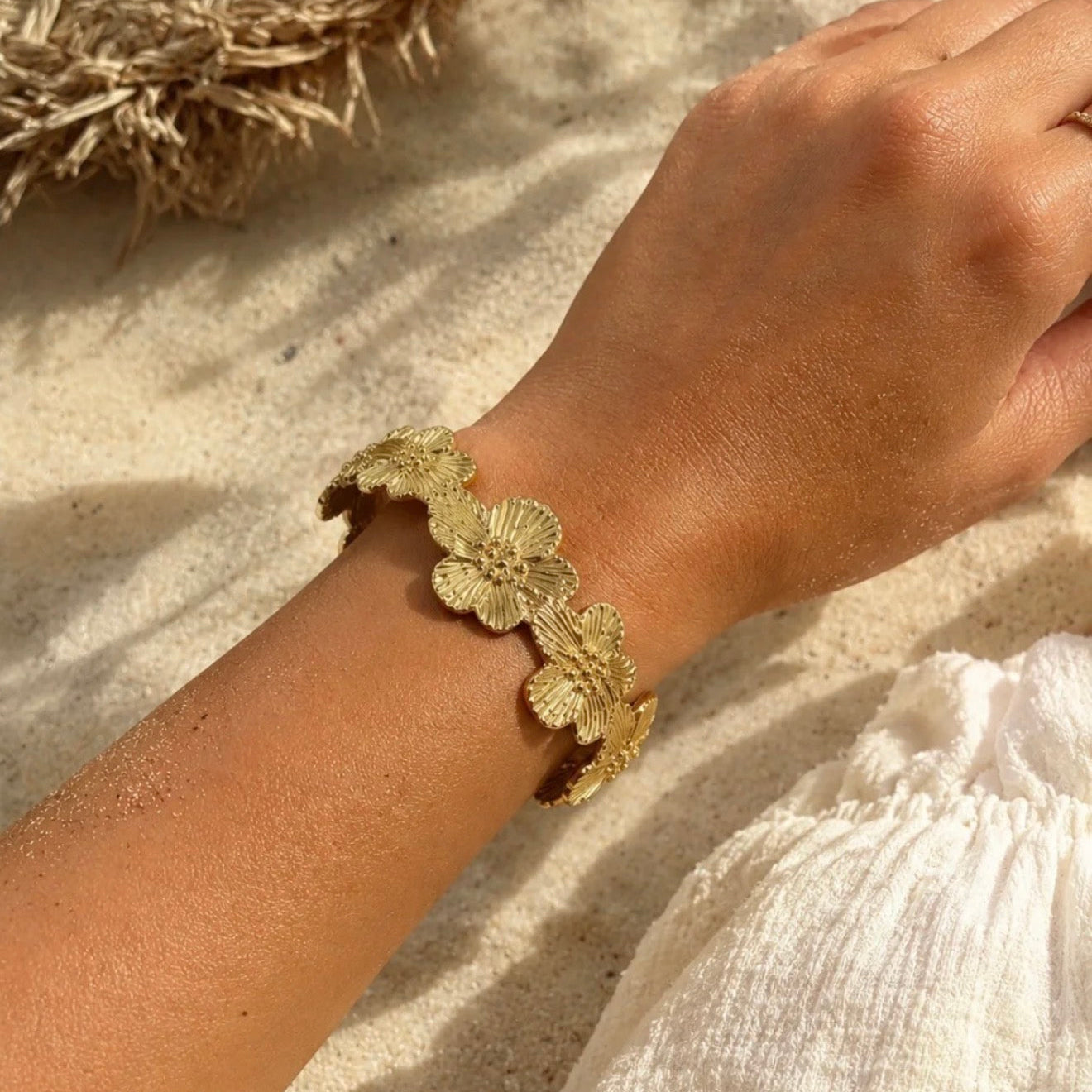 Tropical Flower Bangle Gold
