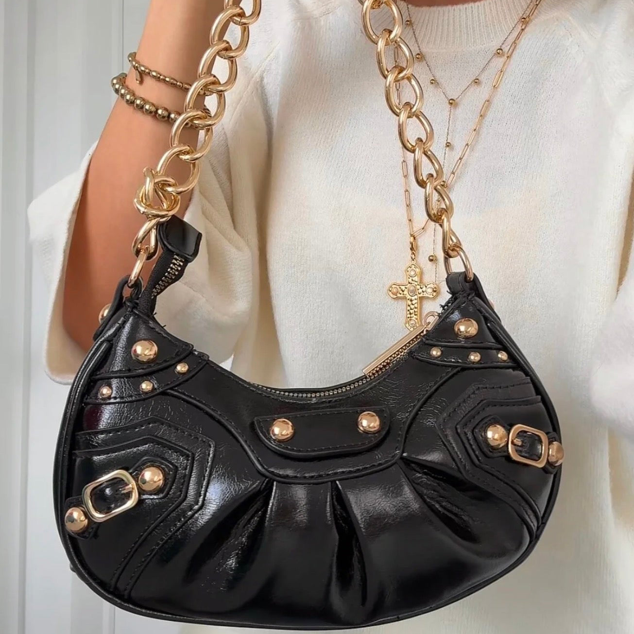 Classy City Bag Black and Gold