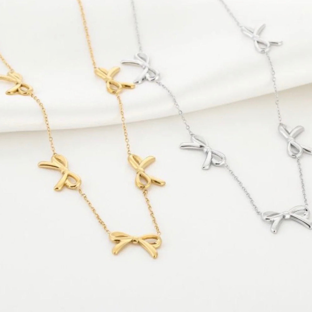 Multi Bow Necklace Silver